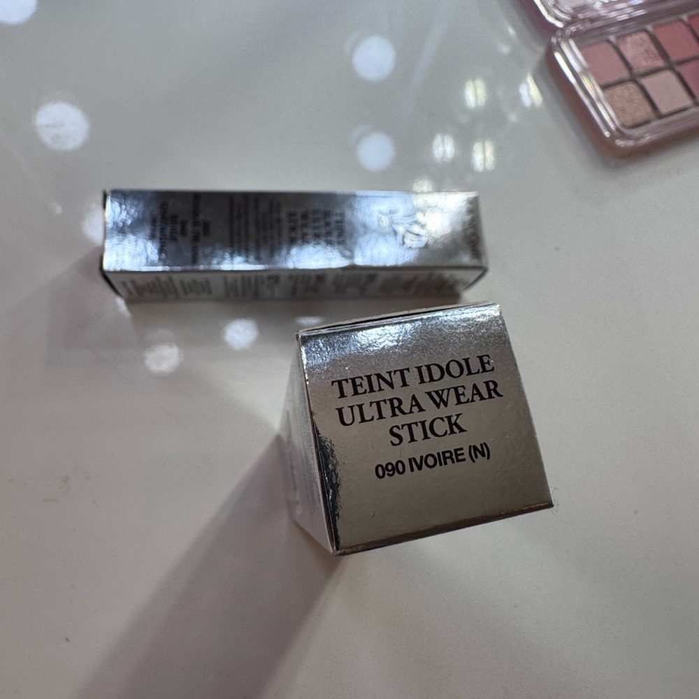 Lancome Teint Idole Ultra Wear Foundation Stick 090 Ivoire N - Picture 3 of 3